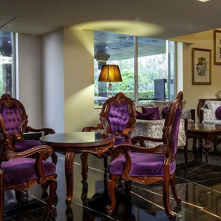 Atrio By Devam Hotel Гургаон Екстериор снимка