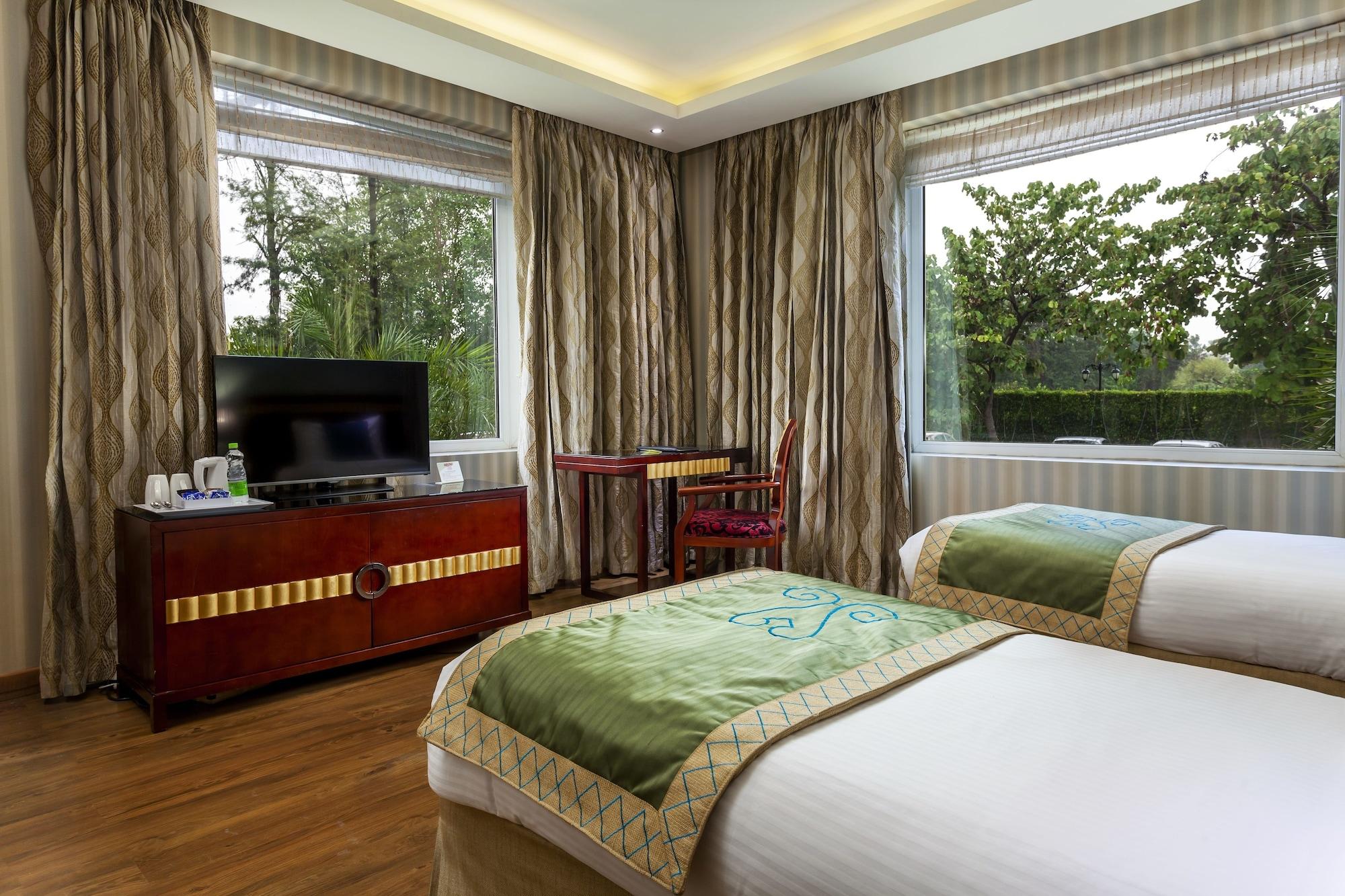 Atrio By Devam Hotel Гургаон Екстериор снимка