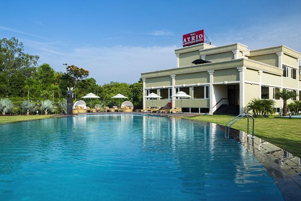 Atrio By Devam Hotel Гургаон Екстериор снимка