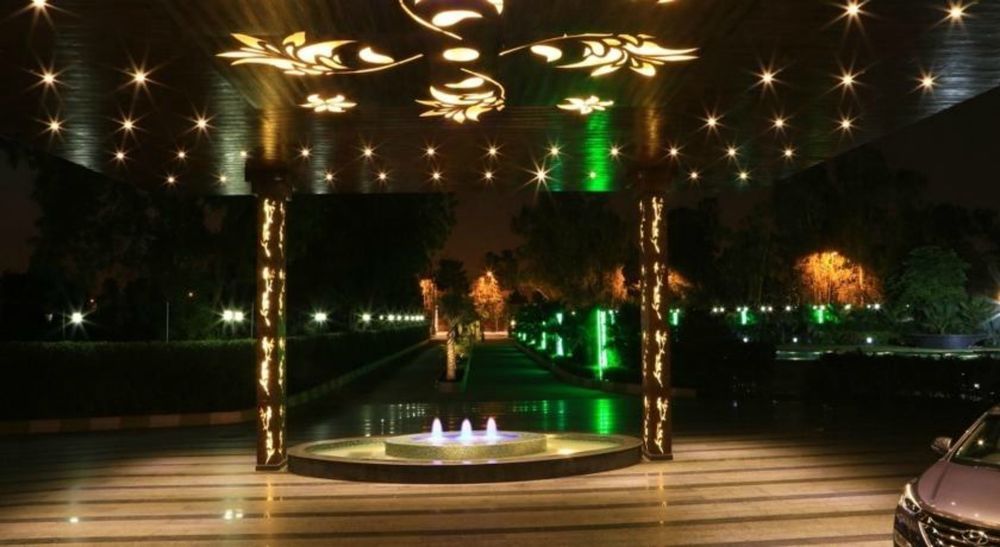 Atrio By Devam Hotel Гургаон Екстериор снимка