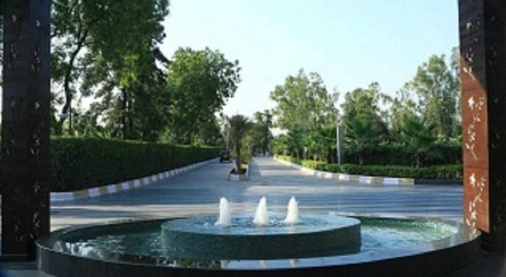 Atrio By Devam Hotel Гургаон Екстериор снимка