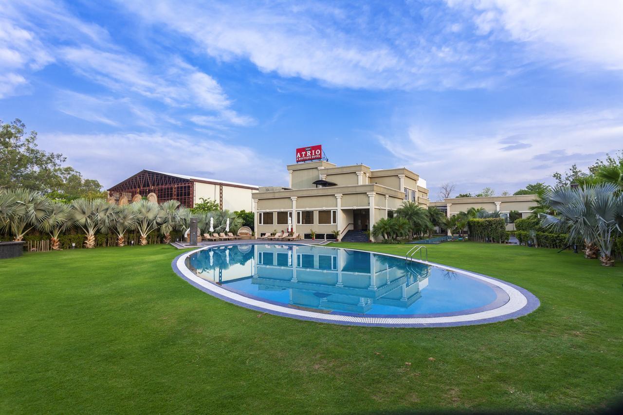Atrio By Devam Hotel Гургаон Екстериор снимка