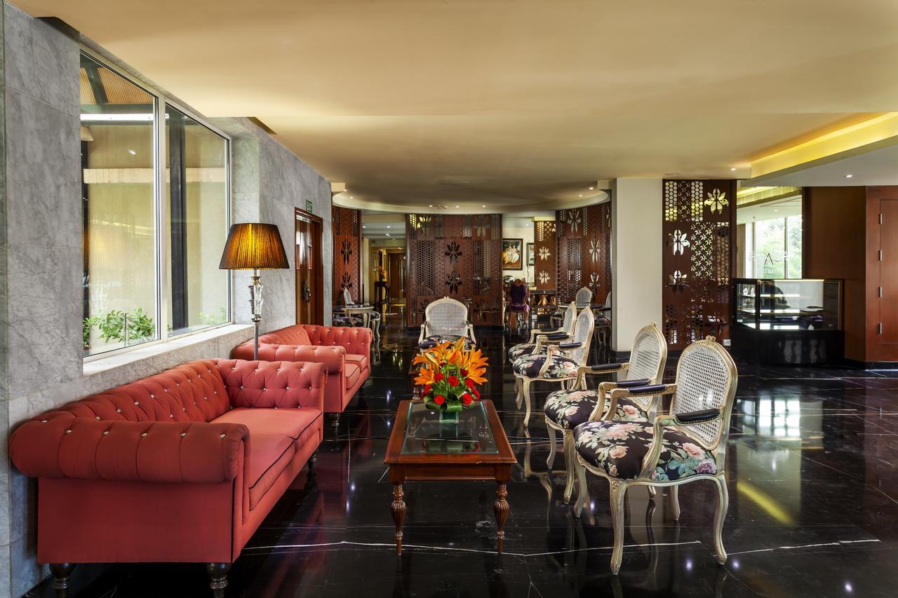 Atrio By Devam Hotel Гургаон Екстериор снимка