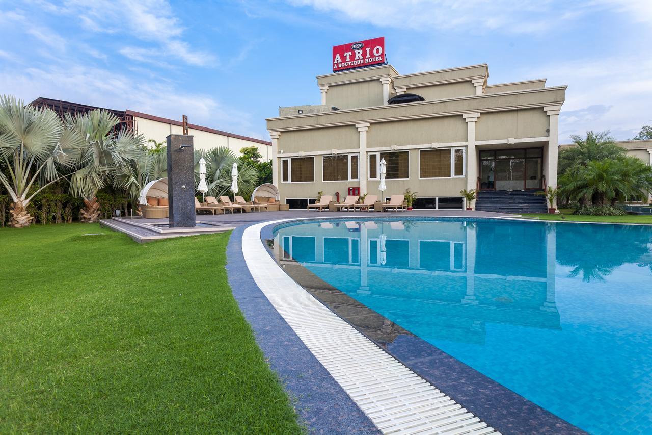 Atrio By Devam Hotel Гургаон Екстериор снимка